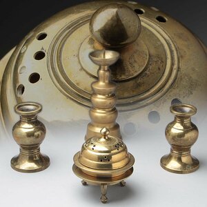 JK538 仏教美術 本願寺派 真鍮製 金鍍金 四具足 総重1kg「火舎香炉・華瓶・燭台」