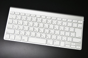 当日発送 Apple Wireless Keyboard 日本語 キーボード A1314 中古品 2-0114-3　JIS 電池 ワイヤレス　Bluetooth