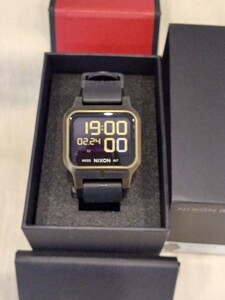 錬A★363 NIXON ニクソン HEAT クォーツ メンズ 腕時計 デジタル ラバー ブラック 1320-1085-00 箱付き 稼働品