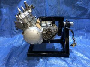 エンジンメンテナンススタンド　R1-Z (3XC)エンジン用 TZR250（1KT）　TDR250　Aタイプ
