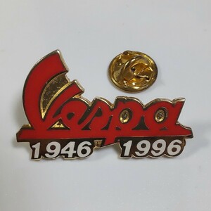 送料120円～ Vespa 1946-1996 ピンバッジ 検)非売品 ピンバッチ ピンズ NEWERA 当時物 デッドストック ベスパ モッズ MODS ITALY Piaggio