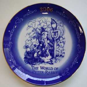 レア　2006♪◆ピーターラビット　金彩　皿 プレート　絵皿 ◆　陶磁器　非売品　未使用
