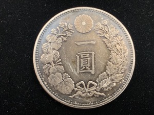 ★ 古銭 銀貨 ★　新1円銀貨 明治28年 古銭 骨董 日本 硬貨 貨幣 アンティーク コイン 近代 一円銀貨 小型 古錢　2