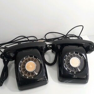 １円　アンティーク 黒電話　600-A2 2台セット売り　ジャンク品　昭和レトロ　コレクション　ディスプレイ　電話機