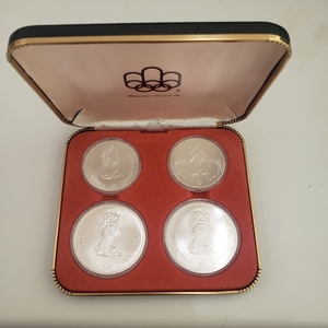 H#6041　カナダ　モントリオールオリンピック銀貨4枚セット　記念コイン　銀貨　1976年　CANADA　5ドル　10ドル　エリザベス女王　ケース有