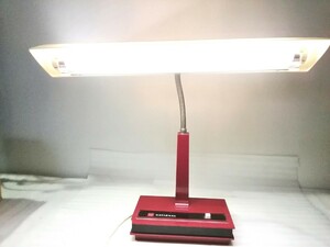 昭和レトロ 　ナショナル/nationalけい光灯明視スタンド　100V 50Hz　蛍光灯 電気スタンド　赤色　卓上蛍光灯　当時物　欠けあり。現状品
