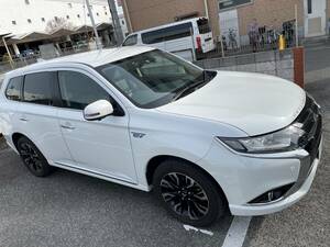 アウトランダーPHEV GG2W 走行距離は81,000キロ目前（R6.04月末現在）バッテリー交換済み　追加画像は最下部にあります。