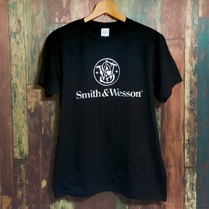 送込　Smith & Wesson　スミス&ウェッソン　半袖Tシャツ 黒　Mサイズ