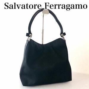 ■美品■Salvatore Ferragamo サルヴァトーレフェラガモ　ワンショルダーバッグ　ナイロン×ピッグスキン　ブラック　イタリア製