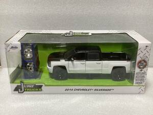 1/24　Jada Toys　2014　CHEVROLET SILVERADO　シボレー　ピックアップトラック　ダイキャストカー