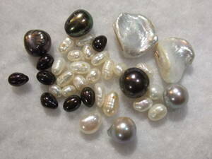 159 -4 淡水真珠両穴&アコヤ真珠片穴等のパールセット!小粒やスリークォーターも!ややモノトーン系!ハネもの
