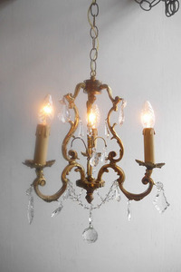 アンティーク　フランス　ブラス製　3灯　ガラス装飾シャンデリア [pc-575]　ライト　ランプ　真鍮