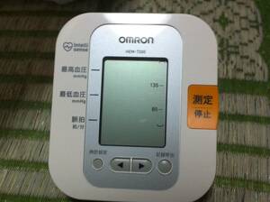 オムロン 上腕式血圧計 HEM-7200