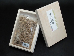 【川本仏壇店】精華堂製「タニ沈香 香木/刻み/桐箱入」内容量約10ｇ インドネシア産 焼香用 お香/薫香 法事 法要/川本仏9106