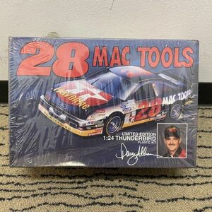 W017-CH3-563 【未開封】MONOGRAM モノグラム 28 MAC TOOLS LIMITED EDITION 1/24 THUNDERBIRD サンダーバード プラモデル レーシングカー