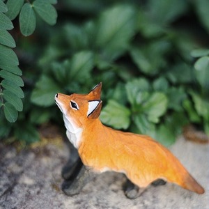 ガーデン オブジェ きつね 動物 FOX 木彫り 彫刻 装飾 飾り 庭飾り ガーデンインテリア 置き物 かわいい プレゼントDJ1513