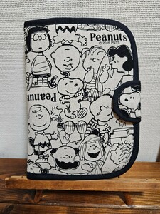 スヌーピー柄マルチケース 母子手帳 通帳カード お薬手帳 財布 ポーチ ハンドメイド ★ SNOOPY