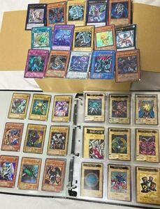 遊戯王 引退品 約2400枚以上 テーマ別ファイル あり 1円スタート 大量まとめ売り キラカード大量　レリーフ 25thレア バンダイ版 あり