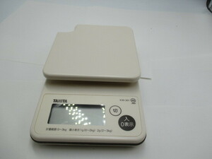 タニタ デジタルクッキングスケール KW-301(洗えるクッキングスケール、調理器具、 計量器具、はかり