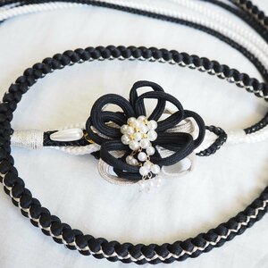 帯締め 振袖用 組紐 花飾り パール 成人式 和装 振袖 着物 手組み 黒 白