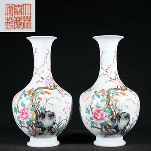 ◆旧家買出品◆A799清時代 嘉慶年製 粉彩花卉紋瓶一対・時代物・古陶磁・古賞物・旧家買出品