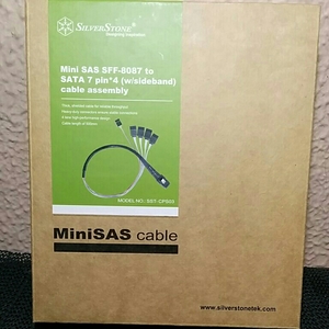 パソコン周辺機器　MiniSAS ケーブルSTT-CPS03