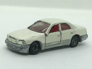 つ3★トミカ ミニカー トヨタクラウンマジェスタホワイトメタリックシルバーツートーン1992 S=1/64 No.55 車軸曲がり&破断有