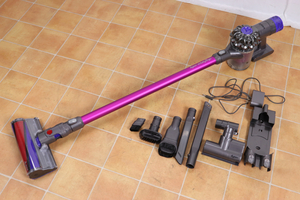 【動作OK】dyson V6 fluffy origin SV09 205520 ダイソン コードレスクリーナー 充電式 掃除機 掃除 全長約120cm 家電 004JJMJH03