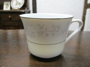 日本製 プラチナローズ コーヒーカップ ディスプレイ イギリス 英国 里帰り品 キッチン雑貨 tableware 1559f