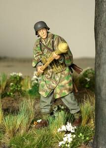 タミヤMM 1/35 ドイツ国防軍　兵士1体【28】組み立て塗装済み完成品 TAMIYA 1:35 WW2 German Wehrmacht Soldier, Painted finished.