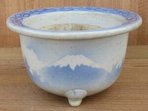 ◆古い植木鉢◆『富士樹海之図』◆染付：青華：吹き墨手◆外縁丸鉢三ツ足◆盆器◆盆栽◆保存状態良好◆