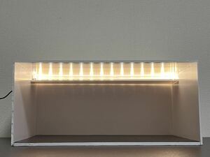 1/18 ショールーム ガレージ 撮影ブース LEDライト ジオラマ ミニカー ホワイト 間接照明 3台 ディスプレイ
