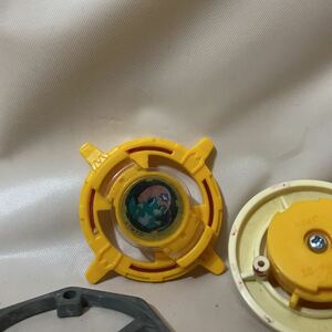 ベイブレード アルティメットドラグーン イエロー　ランダムブースター　限定カラー　Beyblade TAKARA TOMY limited