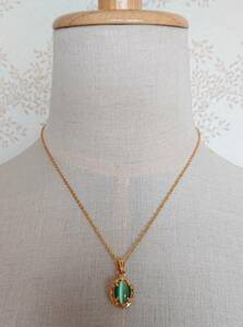 Vintage ネックレス necklace ヴィンテージ アクセサリー 古着 ペンダント ジュエリー accessory アクセ 石 ストーン チェーン 緑 ゴールド