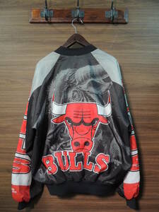 ◆ 希少 XLサイズ 90S VINTAGE USA製 CHALK LINE CHICAGO BULLS シカゴ ブルズ ナイロン スタジャン ジャケット マイケルジョーダン OLD