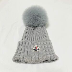 モンクレール MONCLER ニット帽 レディース ビーニー ニットキャップ ポンポンファー付き ウールニット帽 グレー