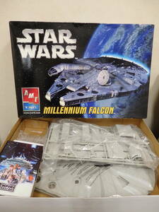 T0.3-5.2） STAR WARS / スター・ウォーズ　MILLENNIUM FALCON / ミレニアム・ファルコン　AMT/ERTL　プラモデル【未組立】