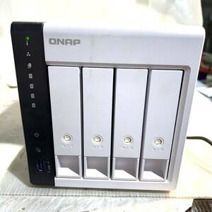 QNAP TS-433 4ベイ NAS 通電のみ確認済み (B3863)