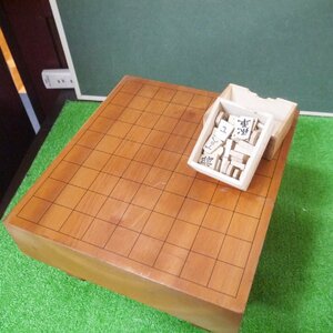 USED品・長期保管品 詳細不明 木製 将棋盤 将棋駒 セット 将棋駒欠品有り 現状品 佐川急便140サイズ発送