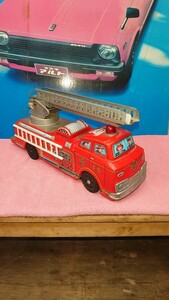 ジャンク品 壊れたおもちゃ ブリキ製 消防車（検索 昭和 レトロ アンティーク オブジェ ビィンテージ MODE IN JAPAN 当時物 
