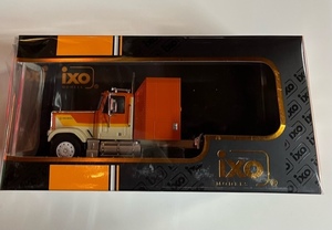 ixo/イクソ GMC ジェネラル1980　ベージュ/オレンジ ダイキャストカー