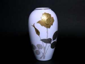 ■大倉陶園　　フラワーベース　　金蝕バラ・花瓶　　　〈同梱対象商品〉