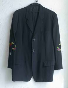Yohji Yamamoto ヨウジヤマモト POUR　HOMME　両袖に花の刺繍が施された芸術的なジャケットです。30年程前のレア商品　送料無料