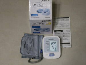 OMRON HEM-7122 上腕式血圧計