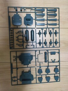 1/24スコープドッグ用ラウンドムーバーとパラシュートザック