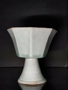 中国文物 古瓷 収集家の放出品 宋代青瓷高足八方杯