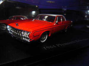 1/43　入手困難　プリムス　ベルベディア　1964年　RED　PLYMOUTH BELVEDERE　京商　UNIVERSAL HOBBIES