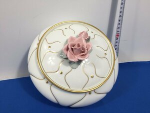 大倉陶園　　HandDecorated　　金彩　薔薇陶花　ボンボニエール　キャンディ-ボックス　中古箱無し　TH5.057