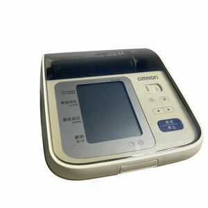 【福0331-94】 美品 OMRON オムロン 血圧計 上腕式 電気 自動　HEM-8731 動作確認済み※写真に写ってるもののみ オムロン上腕式血圧計