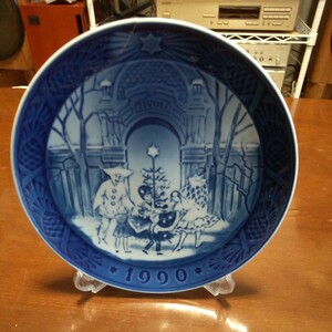 ROYAL COPENHAGEN製Year Plate“Christmas at TIVOLI(チボリのクリスマス)